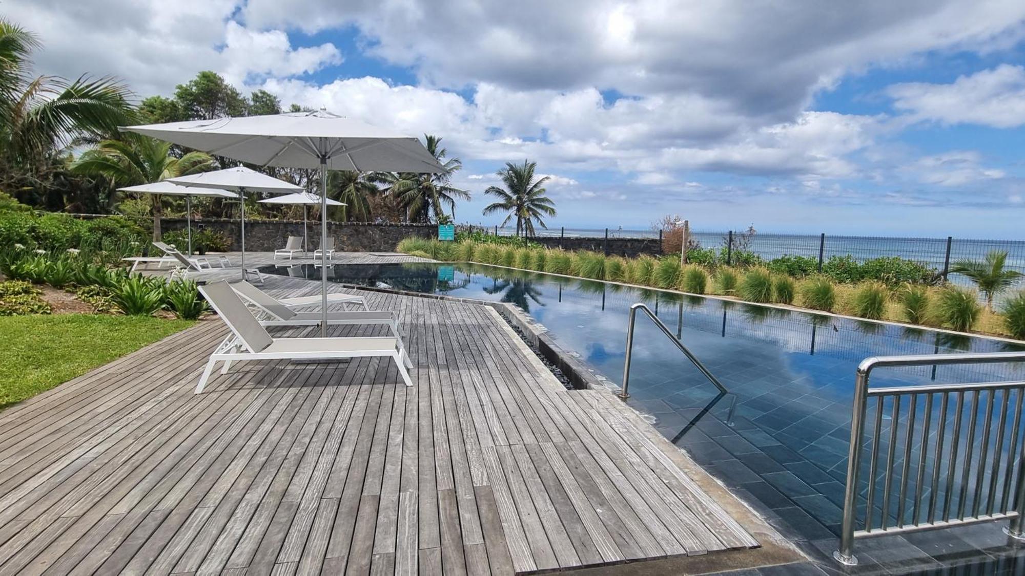 Ocean Point Beach Front Apartment Pointe aux Piments ภายนอก รูปภาพ