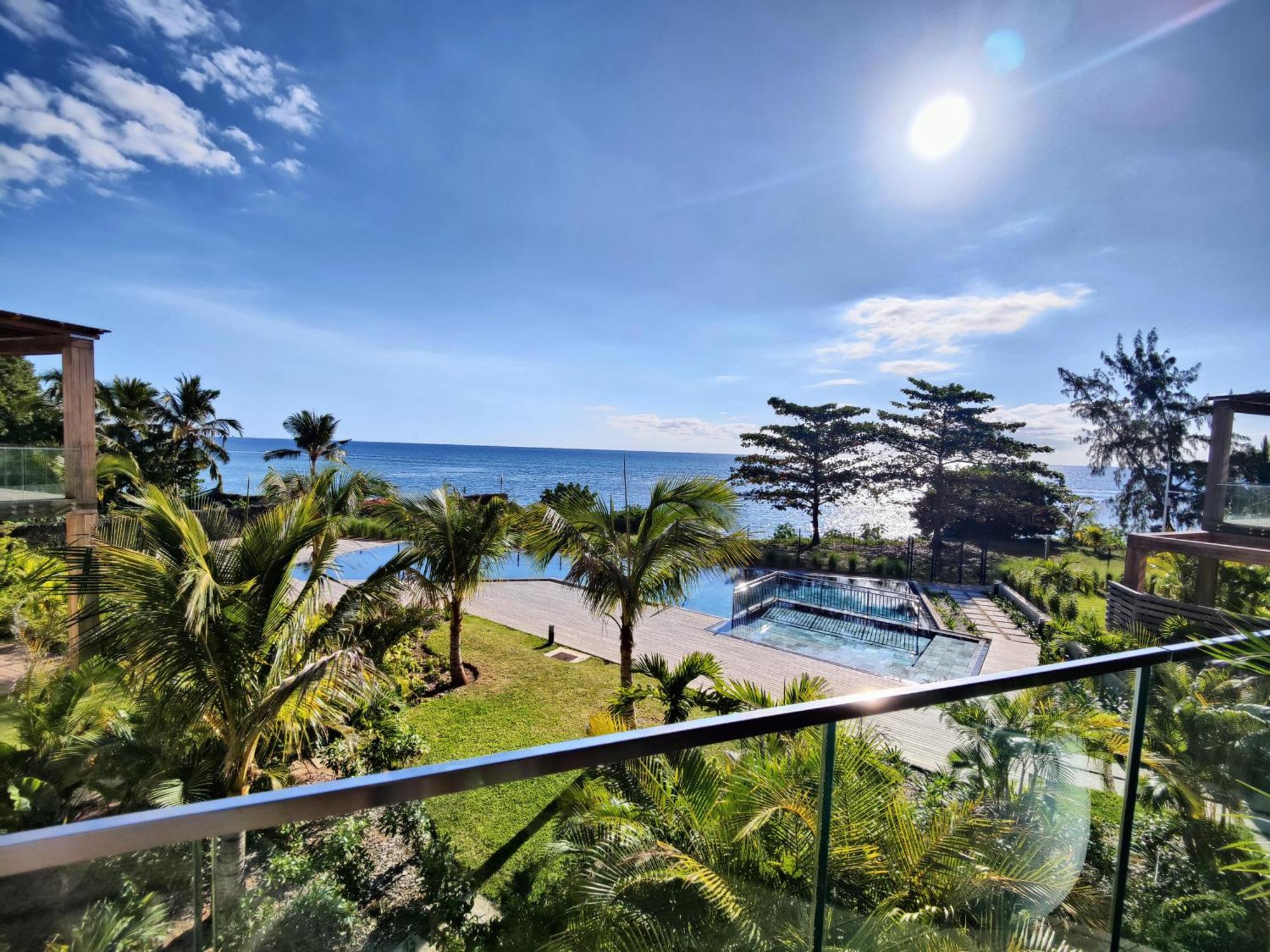 Ocean Point Beach Front Apartment Pointe aux Piments ภายนอก รูปภาพ