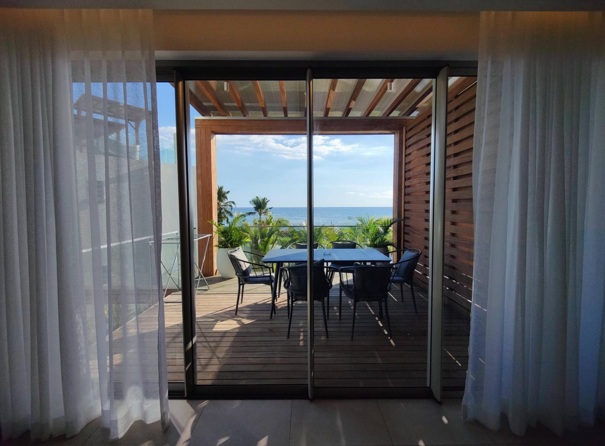 Ocean Point Beach Front Apartment Pointe aux Piments ภายนอก รูปภาพ