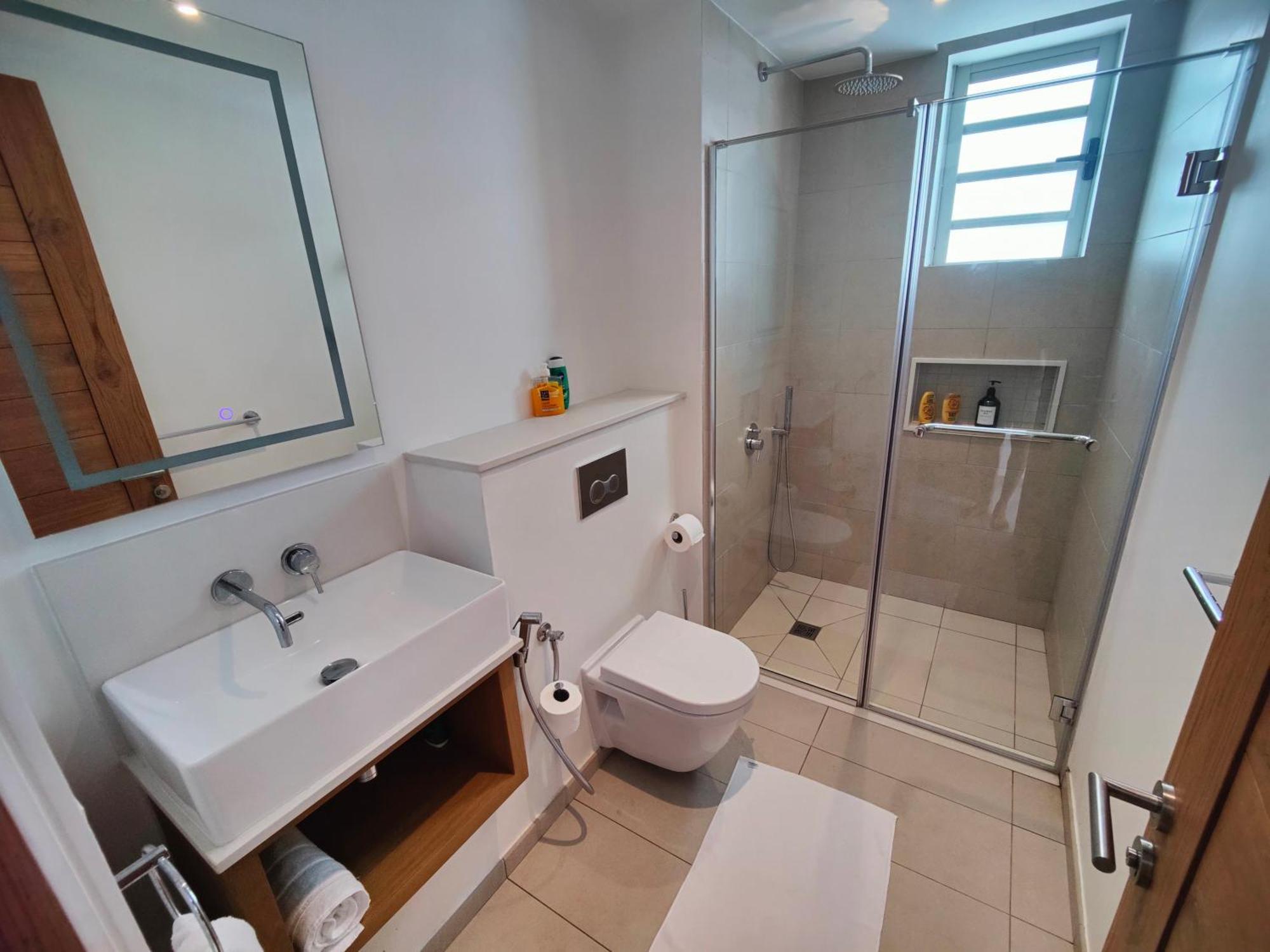 Ocean Point Beach Front Apartment Pointe aux Piments ภายนอก รูปภาพ
