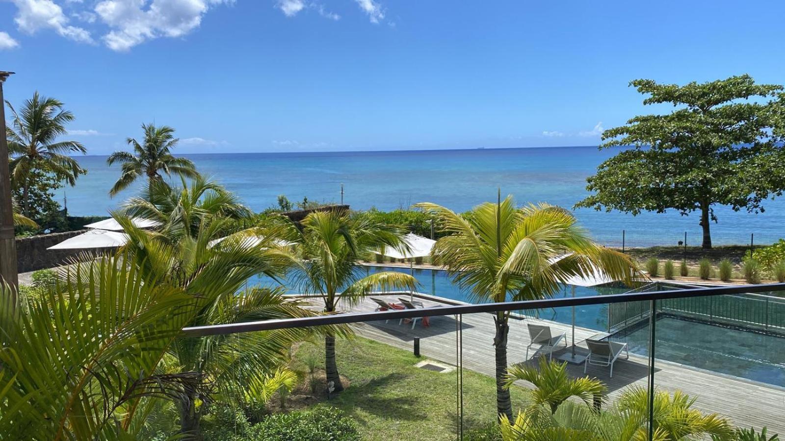 Ocean Point Beach Front Apartment Pointe aux Piments ภายนอก รูปภาพ